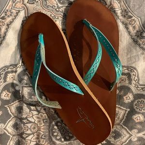 Blue Fin flip flops 🐬💙